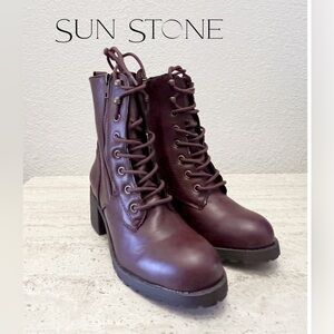 SB10 SunStone Women’s Wine Slip Resistant Lace Sloane Round Toe Boots. Size 5M